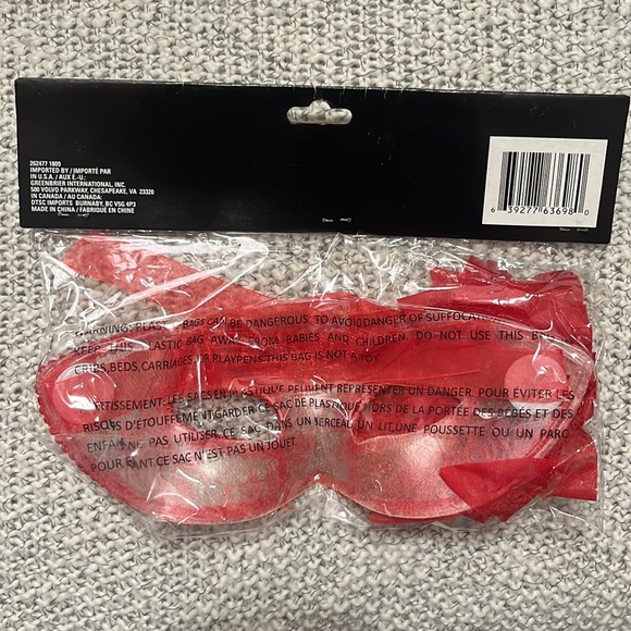 Red masquerade mask with ribbon tie - Picture 2 of 2